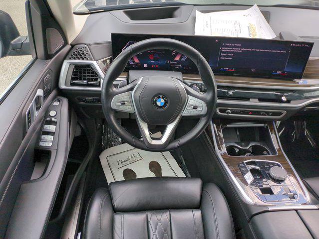 Photo of 2023 Carbon Black Metallic BMW X7