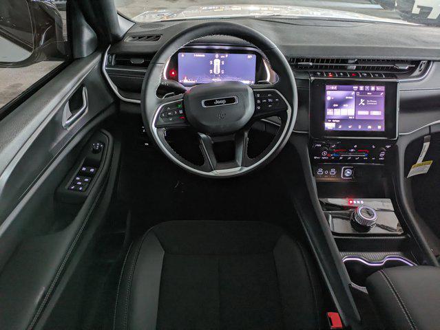 Photo of 2025 Bright White Clearcoat Jeep Grand Cherokee