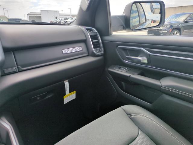 Photo of 2025 Granite Crystal Metallic Clearcoat RAM 1500