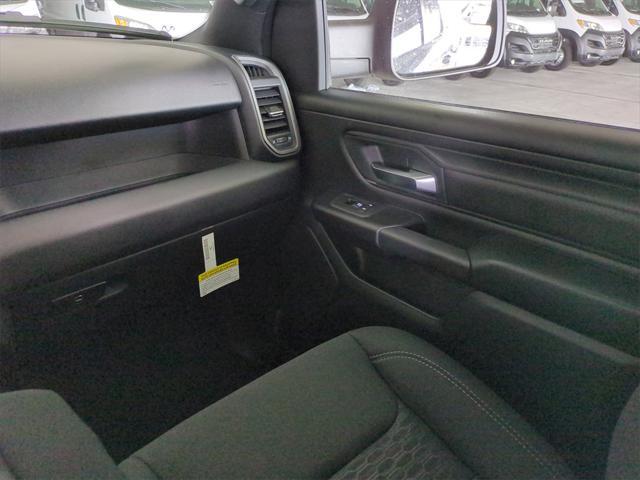 Photo of 2025 Diamond Black Crystal Pearlcoat RAM 1500