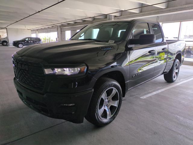 Photo of 2025 Diamond Black Crystal Pearlcoat RAM 1500