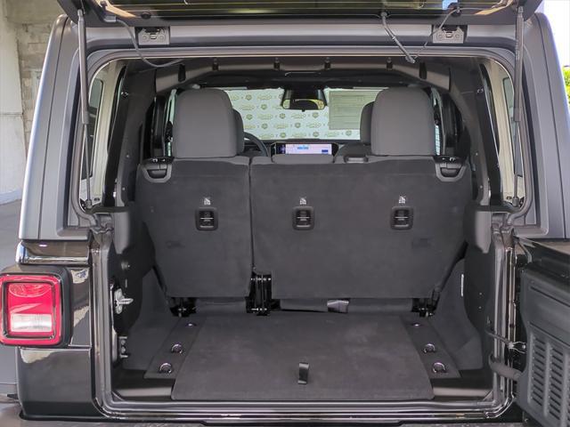 Photo of 2025 Black Clearcoat Jeep Wrangler
