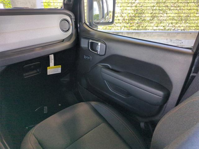 Photo of 2025 Black Clearcoat Jeep Wrangler