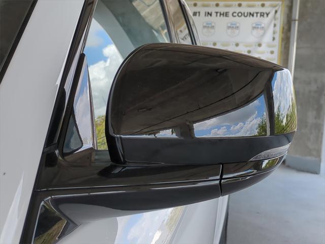 Photo of 2025 Bright White Clearcoat Jeep Grand Cherokee