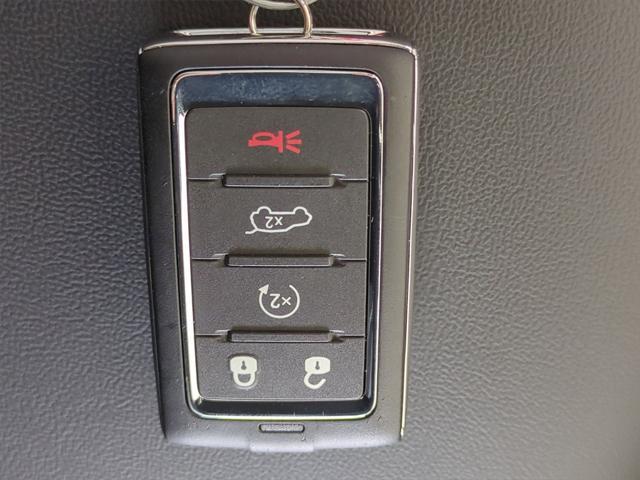 Photo of 2025 Bright White Clearcoat Jeep Grand Cherokee