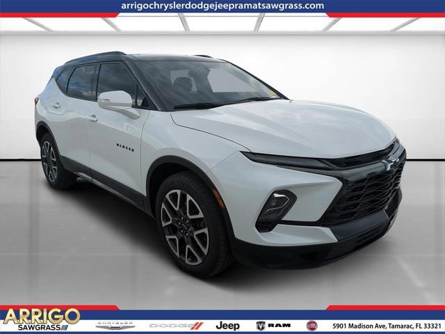 Photo of 2024 Iridescent Pearl Tricoat Chevrolet Blazer
