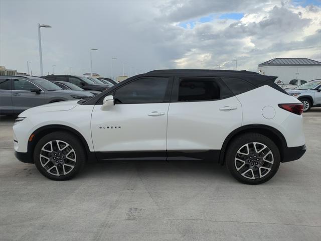 Photo of 2024 Iridescent Pearl Tricoat Chevrolet Blazer