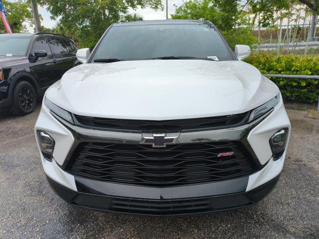 Photo of 2024 Iridescent Pearl Tricoat Chevrolet Blazer