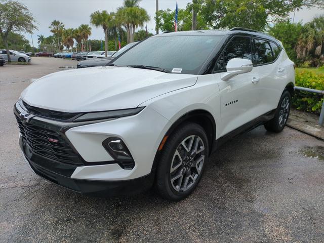 Photo of 2024 Iridescent Pearl Tricoat Chevrolet Blazer