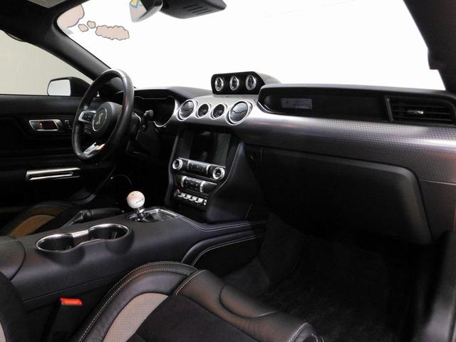 Photo of 2021 yellow Ford Mustang