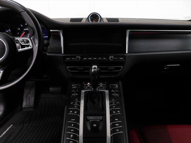 Photo of 2021 Jet Black Metallic Porsche Macan