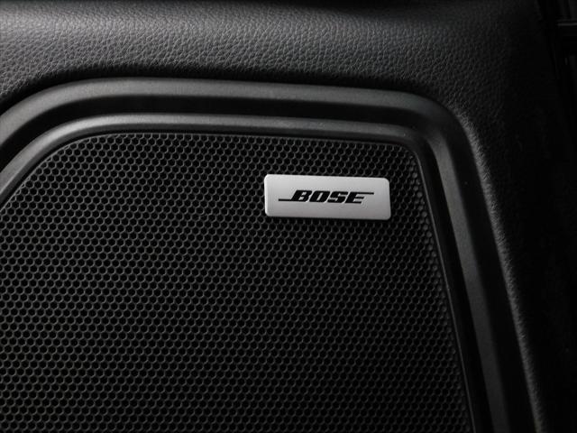 Photo of 2021 Jet Black Metallic Porsche Macan
