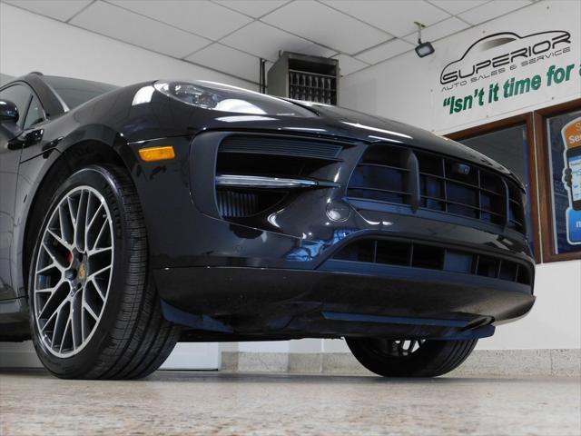 Photo of 2021 Jet Black Metallic Porsche Macan