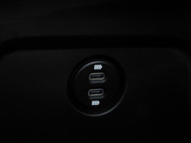 Photo of 2021 Jet Black Metallic Porsche Macan