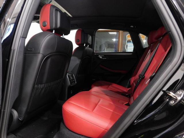 Photo of 2021 Jet Black Metallic Porsche Macan
