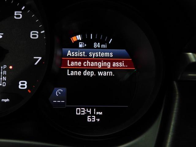 Photo of 2021 Jet Black Metallic Porsche Macan