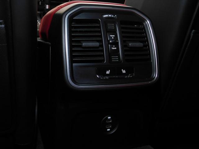 Photo of 2021 Jet Black Metallic Porsche Macan