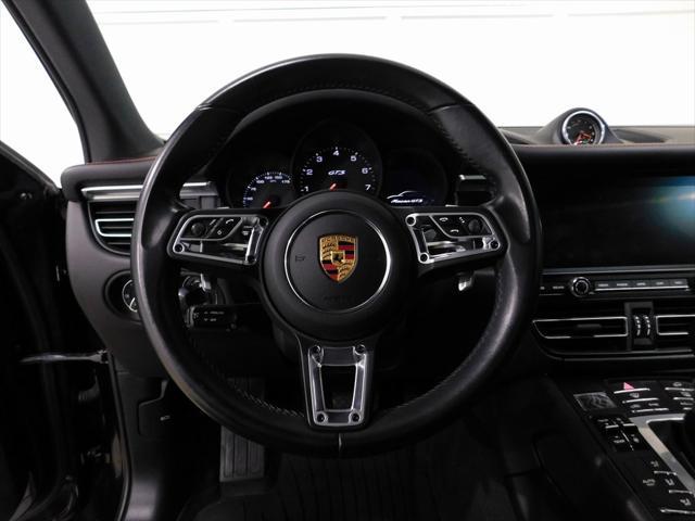 Photo of 2021 Jet Black Metallic Porsche Macan
