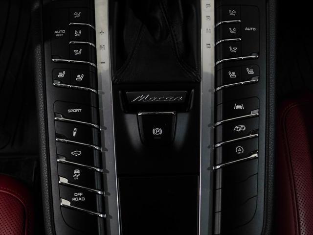 Photo of 2021 Jet Black Metallic Porsche Macan