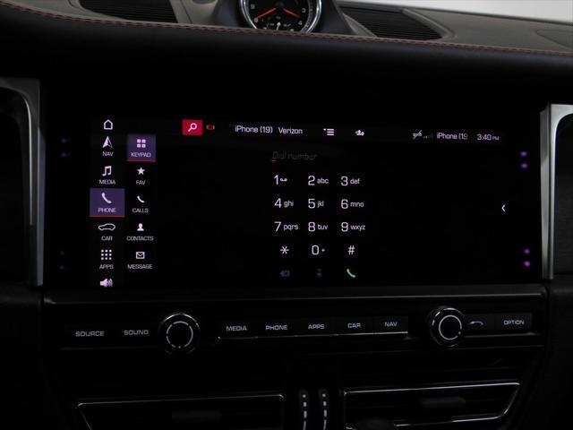 Photo of 2021 Jet Black Metallic Porsche Macan
