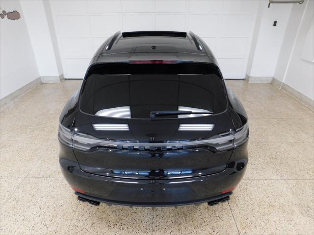 Photo of 2021 Jet Black Metallic Porsche Macan