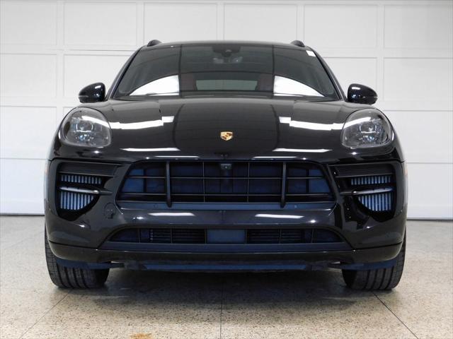 Photo of 2021 Jet Black Metallic Porsche Macan