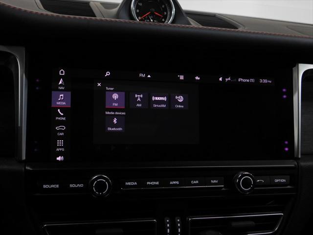 Photo of 2021 Jet Black Metallic Porsche Macan