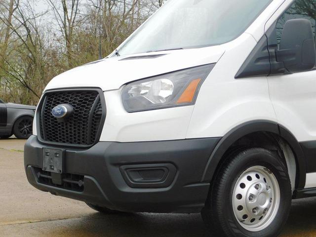 Photo of 2022 Oxford White Ford Transit-250