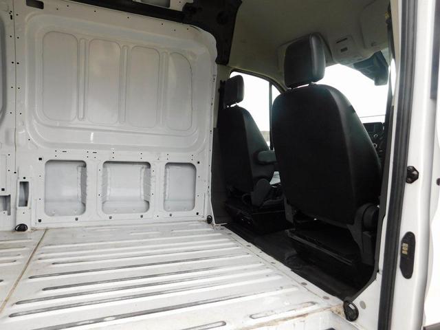 Photo of 2022 Oxford White Ford Transit-250