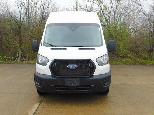Photo of 2022 Oxford White Ford Transit-250