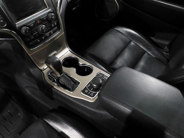 Photo of 2016 Brilliant Black Crystal Pearlcoat Jeep Grand Cherokee