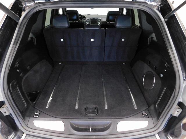 Photo of 2016 Brilliant Black Crystal Pearlcoat Jeep Grand Cherokee