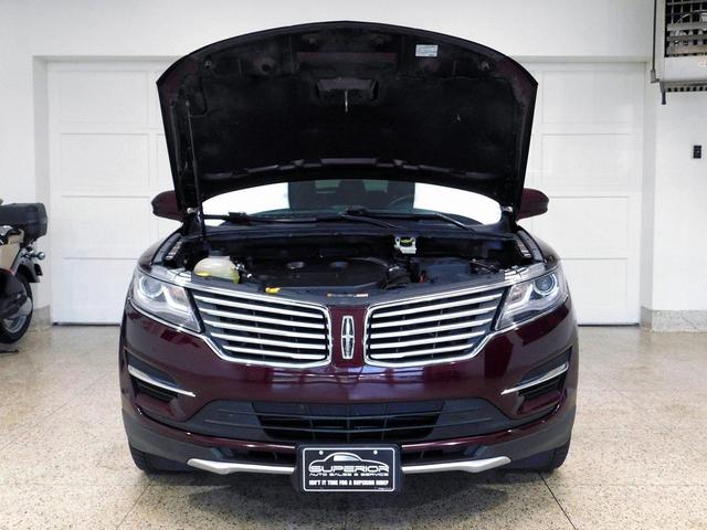 Photo of 2018 Burgundy Velvet Metallic Tinted Clearcoat Lincoln MKC