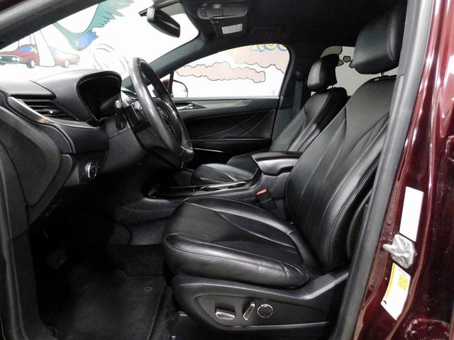 Photo of 2018 Burgundy Velvet Metallic Tinted Clearcoat Lincoln MKC