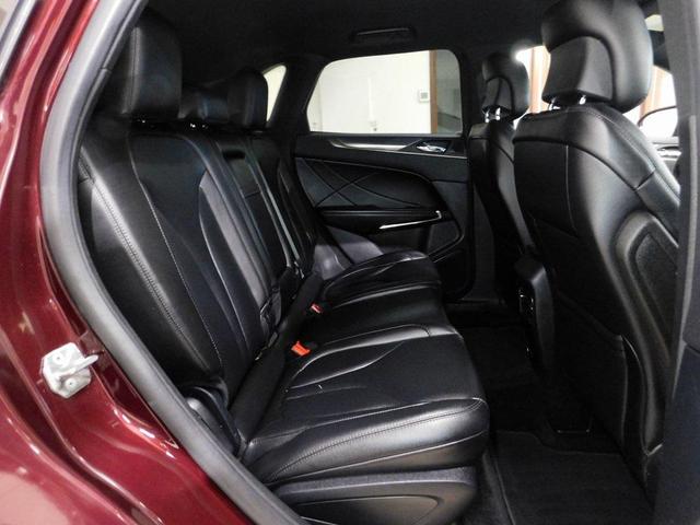 Photo of 2018 Burgundy Velvet Metallic Tinted Clearcoat Lincoln MKC