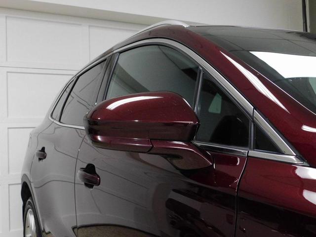 Photo of 2018 Burgundy Velvet Metallic Tinted Clearcoat Lincoln MKC
