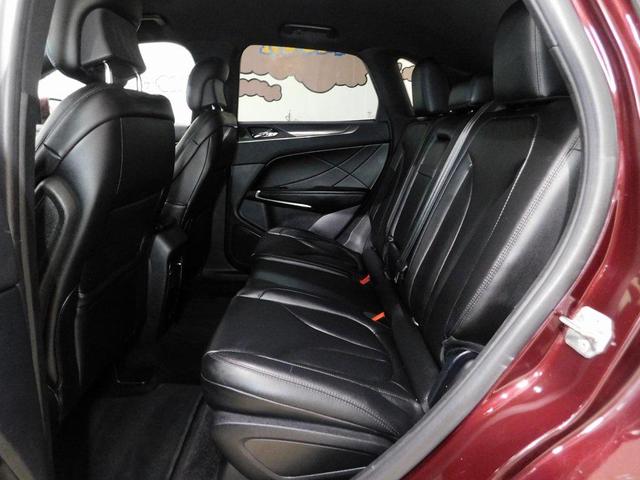 Photo of 2018 Burgundy Velvet Metallic Tinted Clearcoat Lincoln MKC