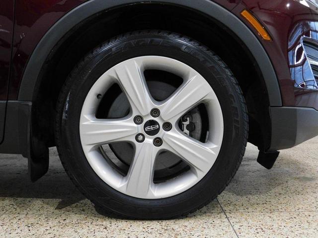 Photo of 2018 Burgundy Velvet Metallic Tinted Clearcoat Lincoln MKC