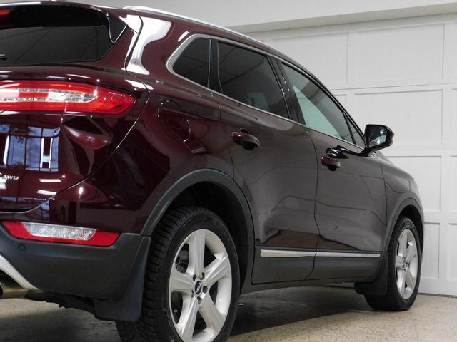 Photo of 2018 Burgundy Velvet Metallic Tinted Clearcoat Lincoln MKC