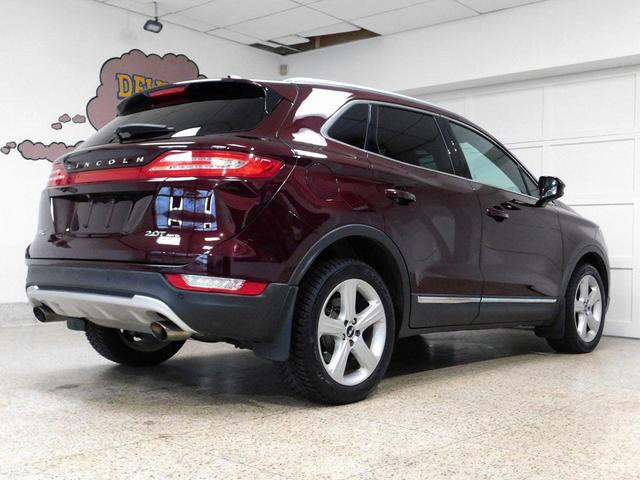 Photo of 2018 Burgundy Velvet Metallic Tinted Clearcoat Lincoln MKC