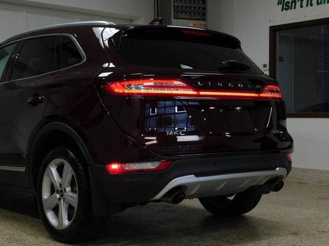 Photo of 2018 Burgundy Velvet Metallic Tinted Clearcoat Lincoln MKC