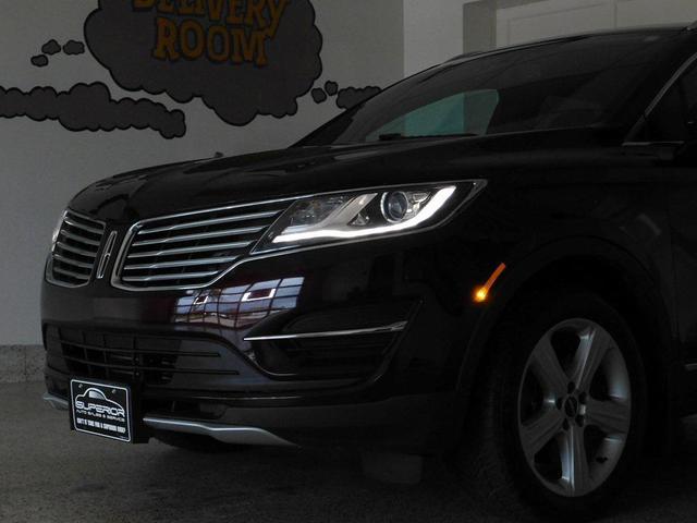 Photo of 2018 Burgundy Velvet Metallic Tinted Clearcoat Lincoln MKC