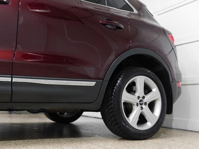 Photo of 2018 Burgundy Velvet Metallic Tinted Clearcoat Lincoln MKC