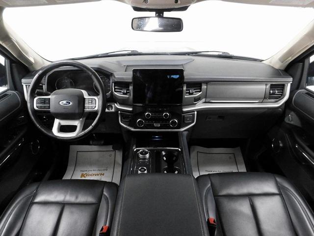 Photo of 2024 Agate Black Metallic Ford Expedition