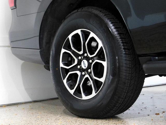 Photo of 2024 Agate Black Metallic Ford Expedition
