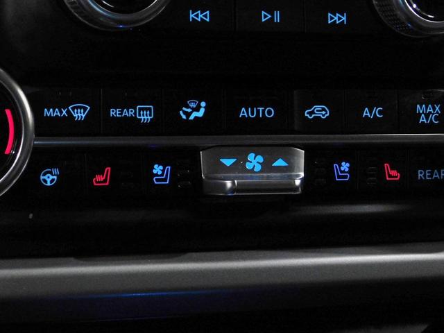 Photo of 2024 Agate Black Metallic Ford Expedition