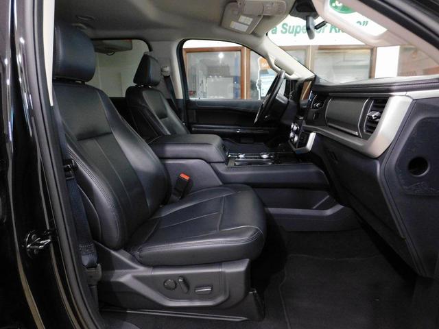 Photo of 2024 Agate Black Metallic Ford Expedition