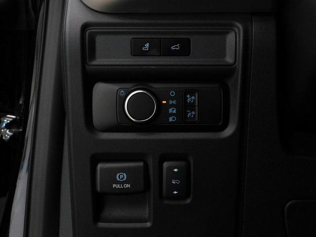 Photo of 2024 Agate Black Metallic Ford Expedition