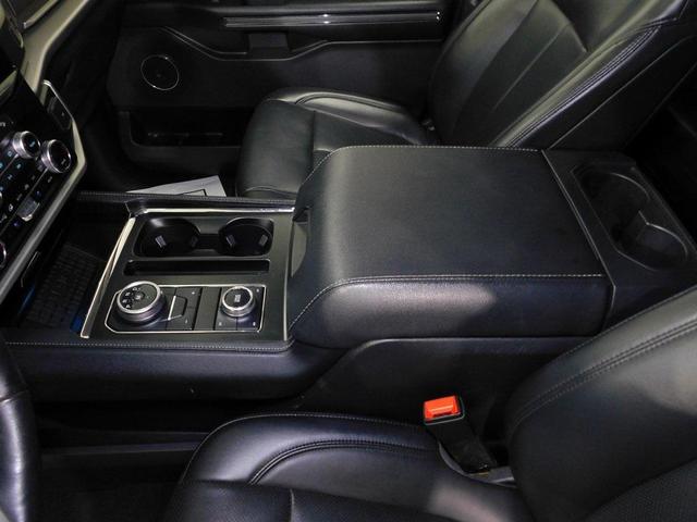Photo of 2024 Agate Black Metallic Ford Expedition
