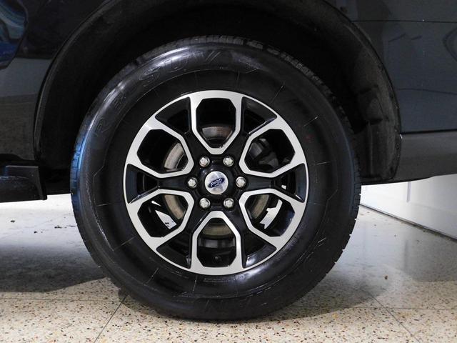 Photo of 2024 Agate Black Metallic Ford Expedition